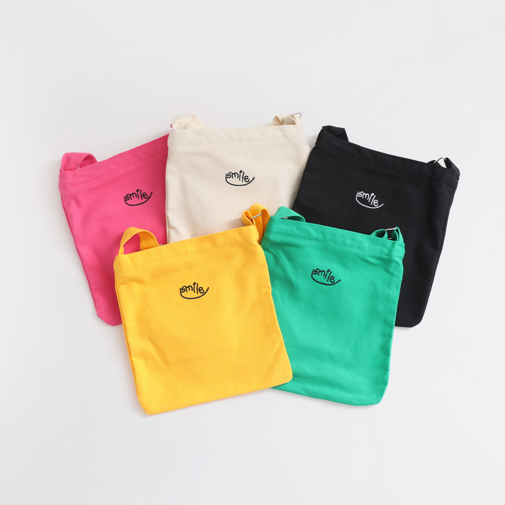 SMILE刺繍クロスバッグ