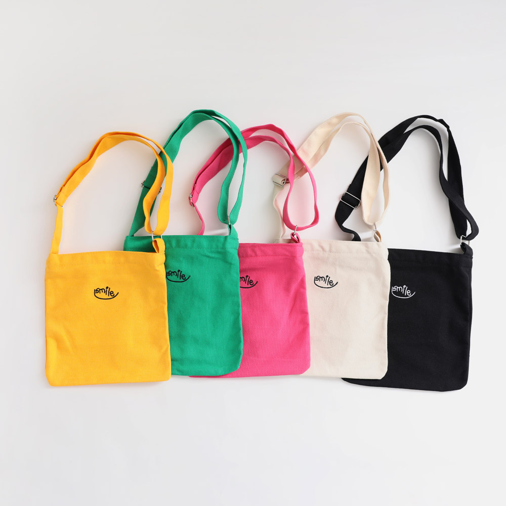 SMILE刺繍クロスバッグ